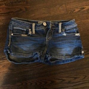 Buckle (daytrip) shorts